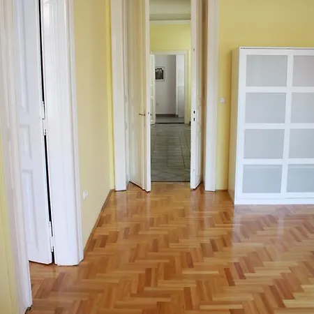 Alessia Center